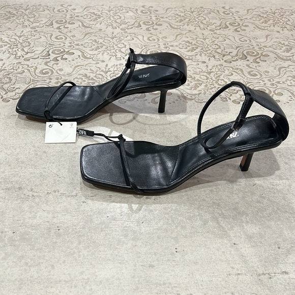 Zara bloggers fave leather strap sandals - Picture 7 of 15